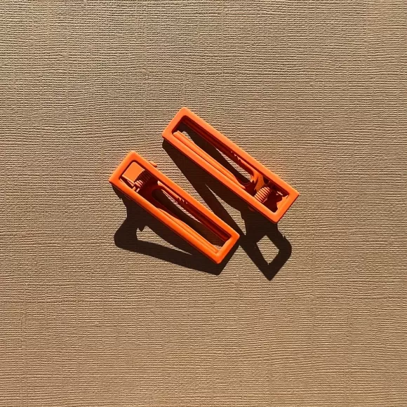 Flash Sale Lu Lu Hair Clips In Tangerine Socks & Accessories